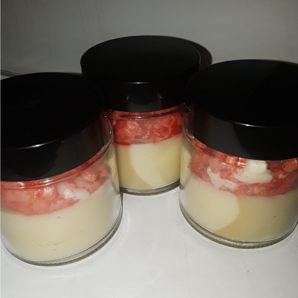 Hand Crafted Frozen Custard dessert candle - Picture 12 of 13